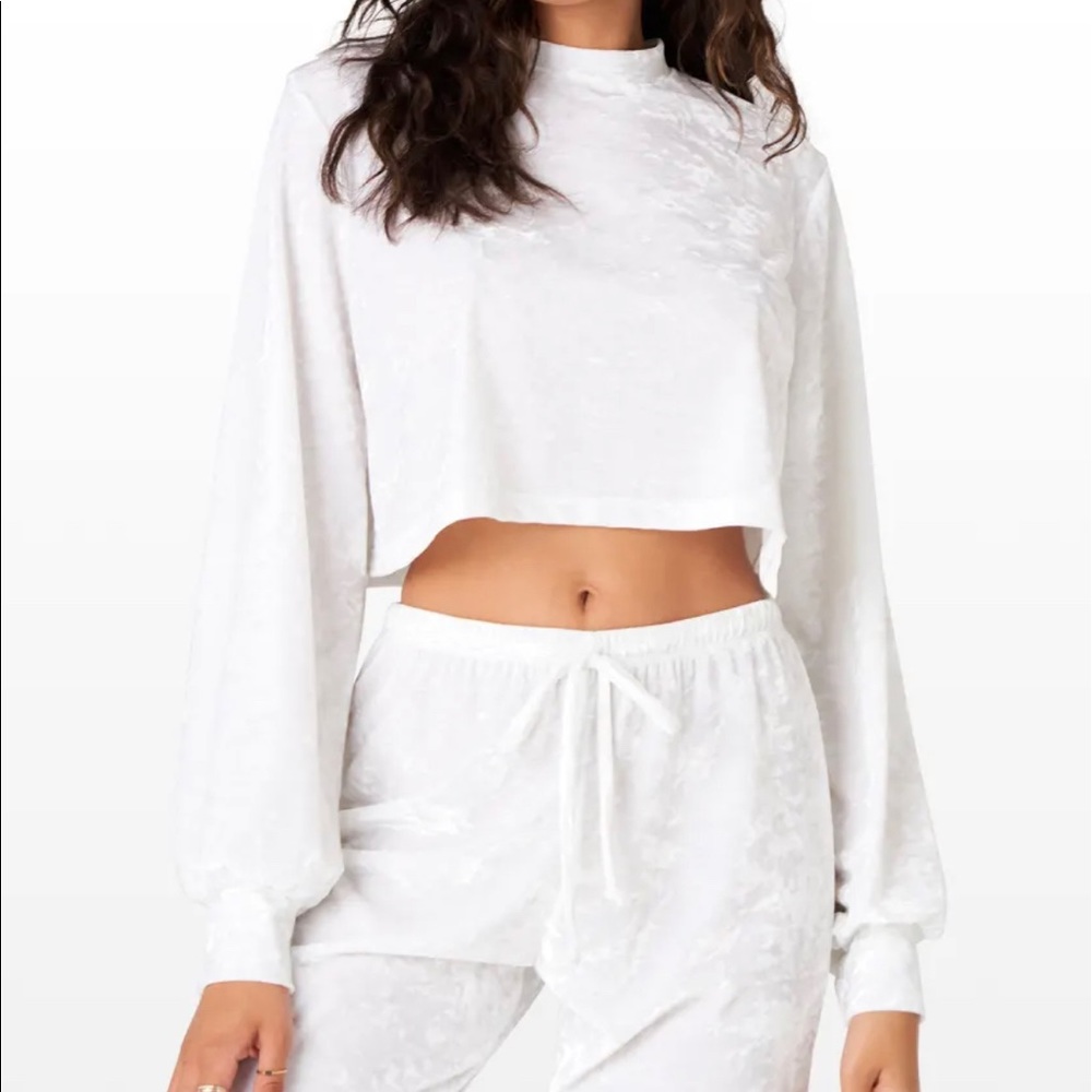 Crushed Velvet White Set - Bachelorette